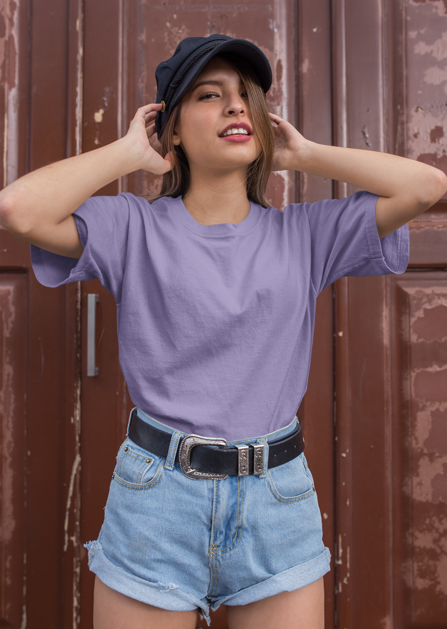Female Model wearing the Lavender plain t-shirt.